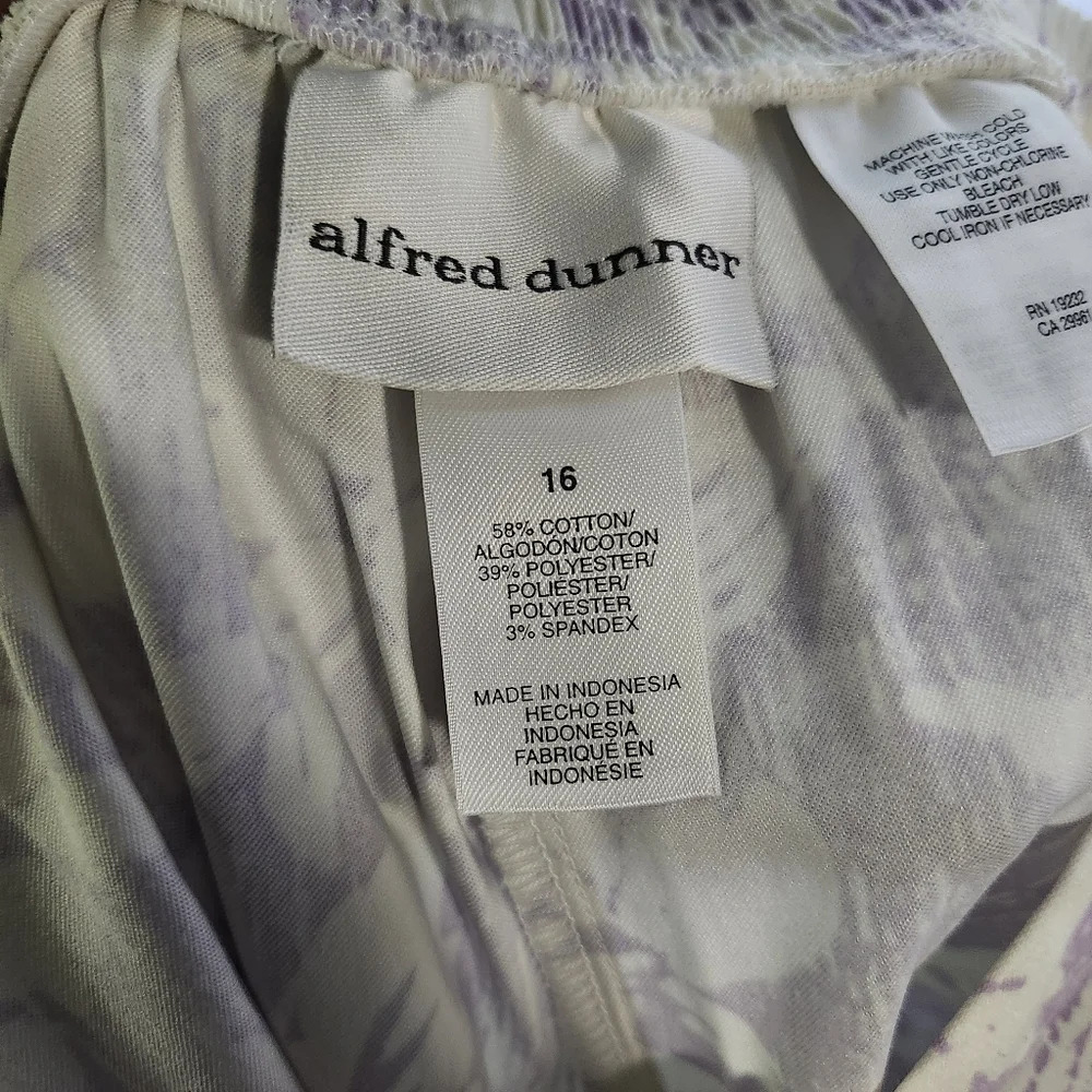 Alfred dunner women's capri pants size 16 floral white and purple new with tags - Picture 7 of 7